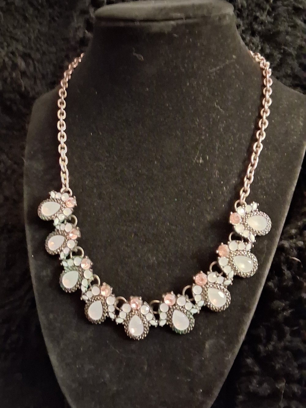 Elegant Pink and White Teardrop Statement Necklace - Women Jewelry